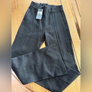 NWT  GSTQ  Black Flare Pants  Size XS